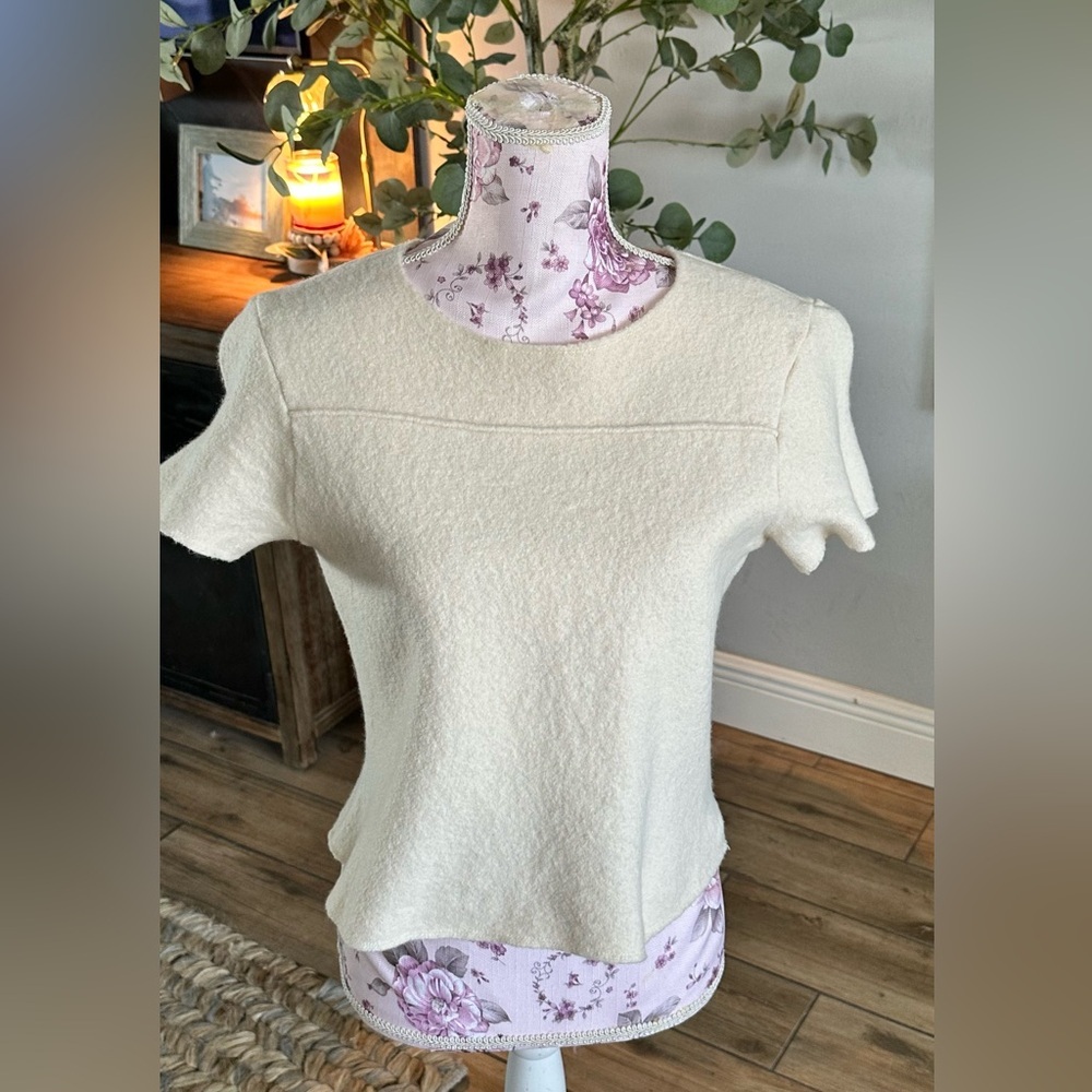 Banana Republic Cream Short Sleeve Top